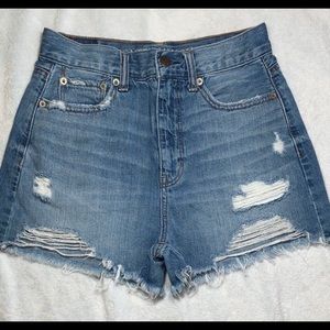 American Eagle Distressed Mom Short Size 0
